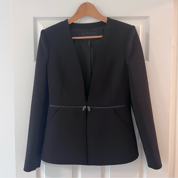 BCBG MAXAZRIA pantsuit jacket, excellent condition - Picture 1 of 2